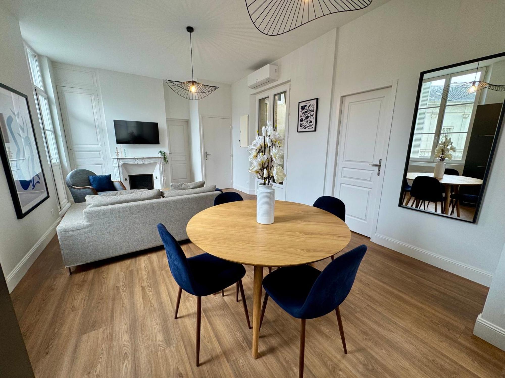 Appartement Le Corneille centre ville climatisé Saumur Extérieur photo