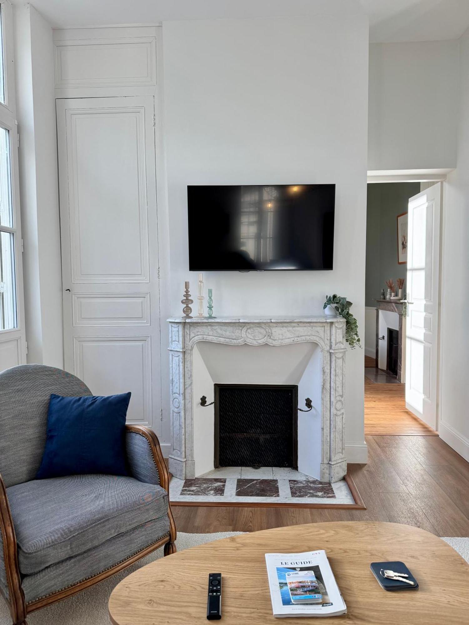 Appartement Le Corneille centre ville climatisé Saumur Extérieur photo